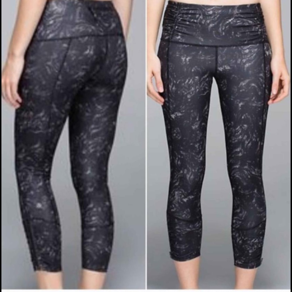 Lululemon sz 6 crops with zipper bottoms
